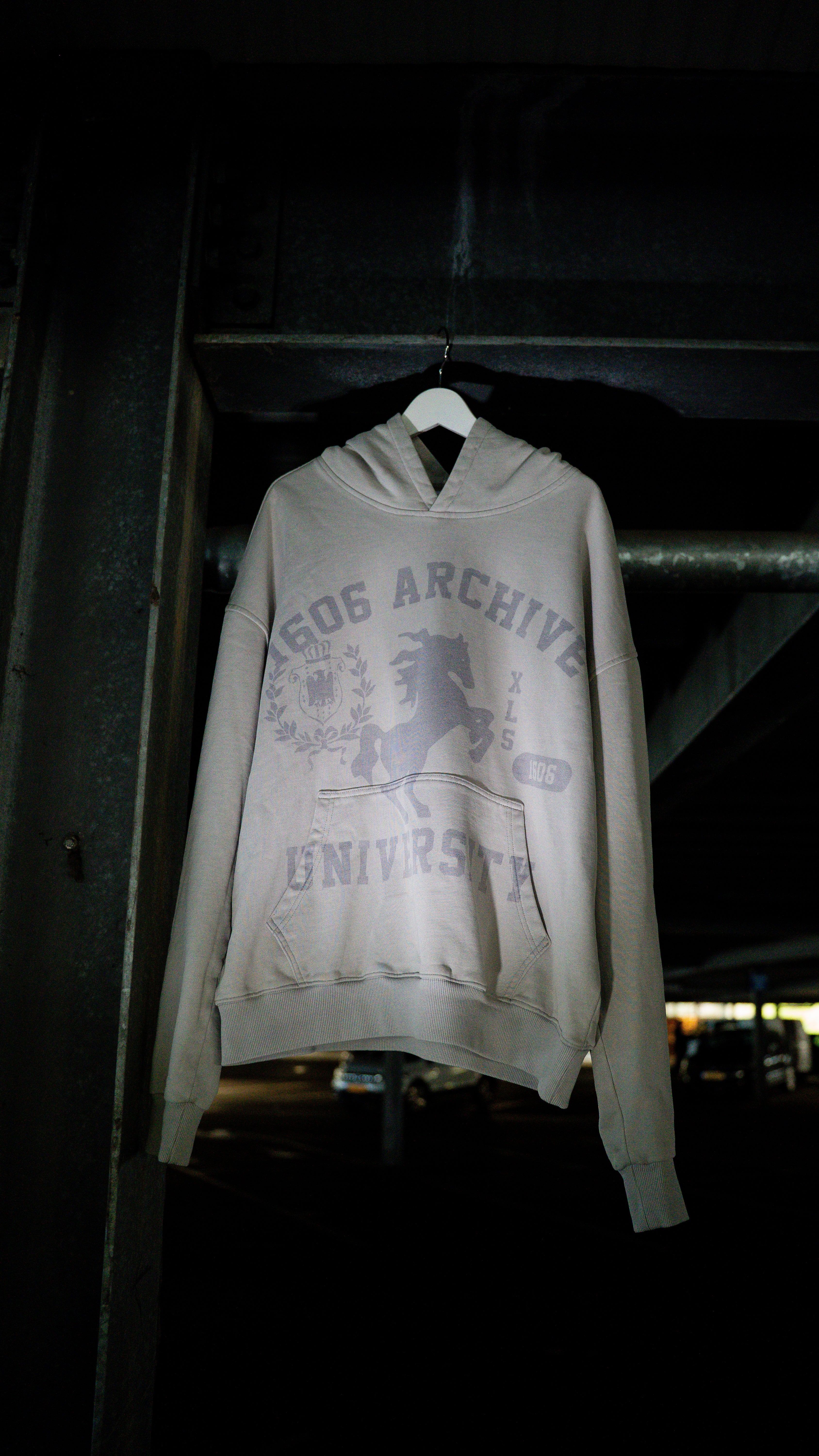 1606 UNIVERSITY HOODIE - WHITE
